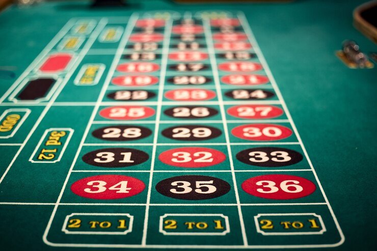 Live Infinite Blackjack table on data pcso with dealer and player interface